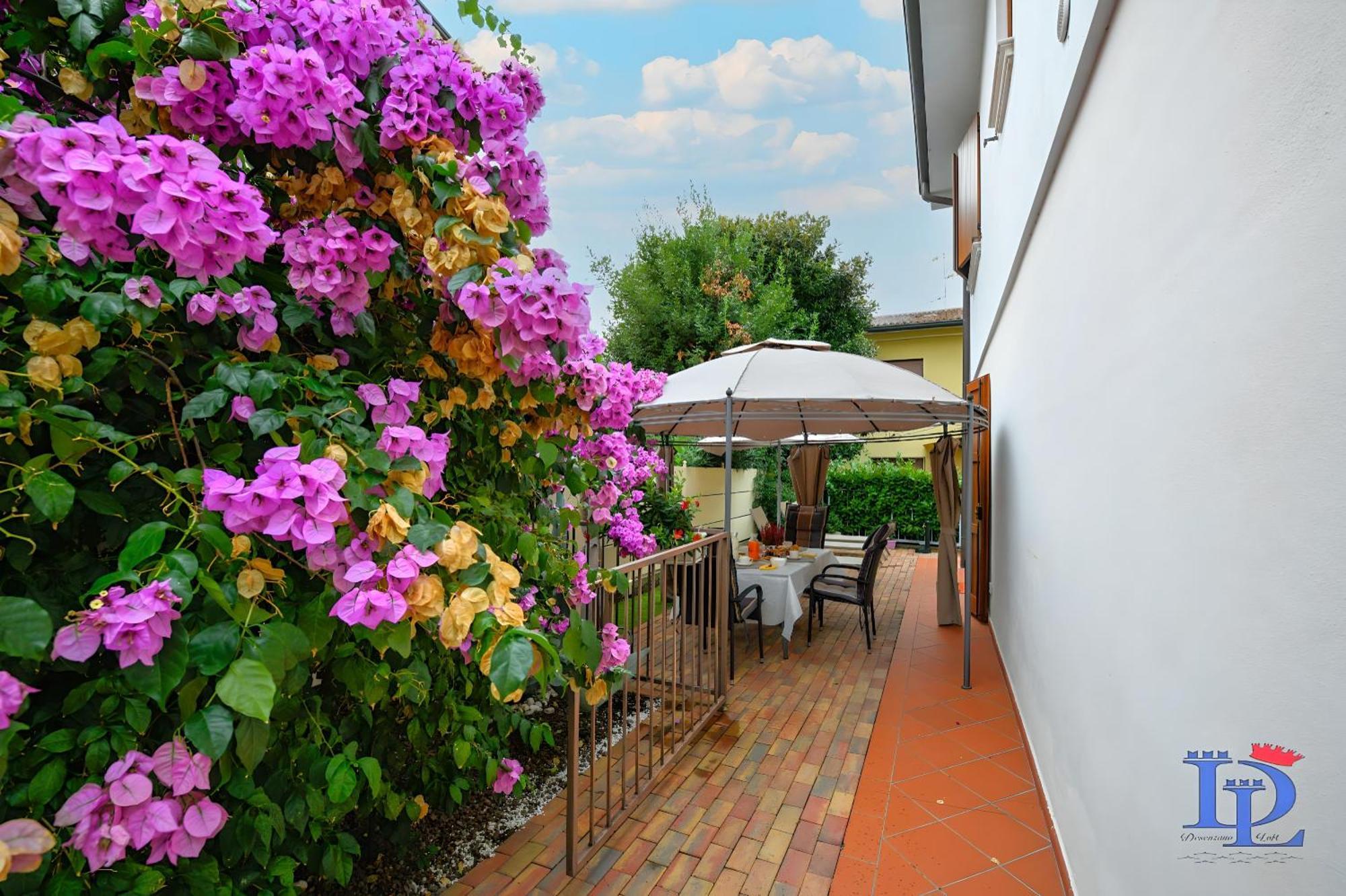 Desenzanoloft Official Partner Marriott Homes & Villas - Garden & Pool Desenzano del Garda Exterior photo