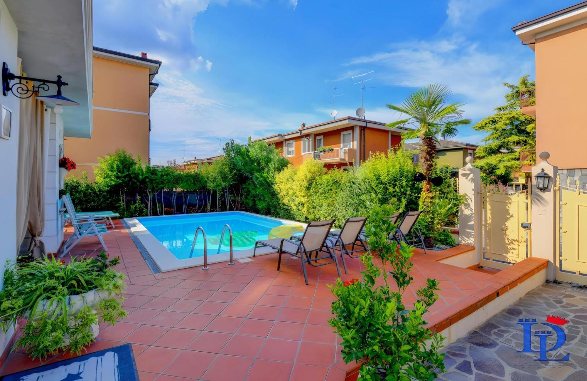 Desenzanoloft Official Partner Marriott Homes & Villas - Garden & Pool Desenzano del Garda Exterior photo
