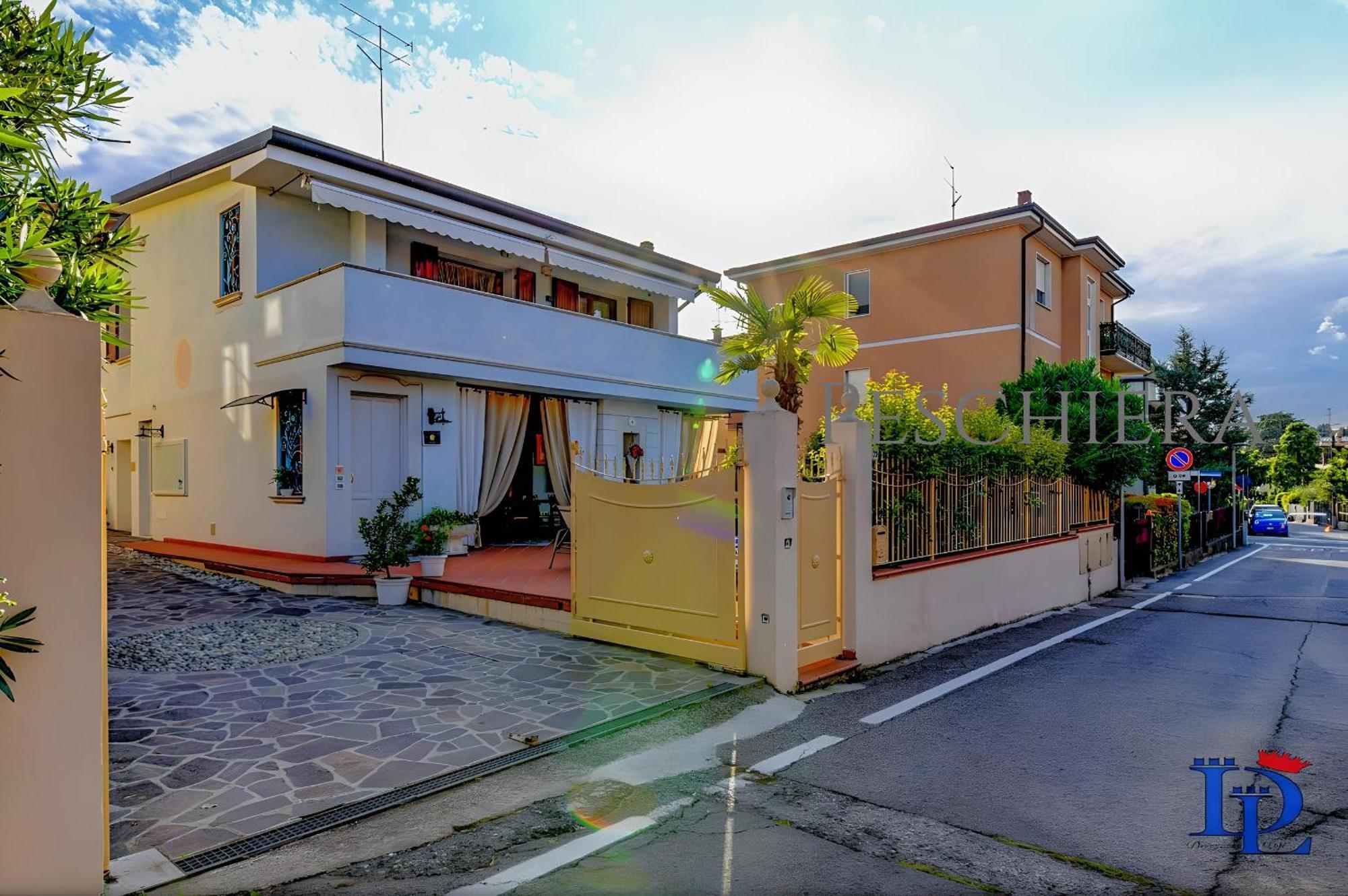 Desenzanoloft Official Partner Marriott Homes & Villas - Garden & Pool Desenzano del Garda Exterior photo